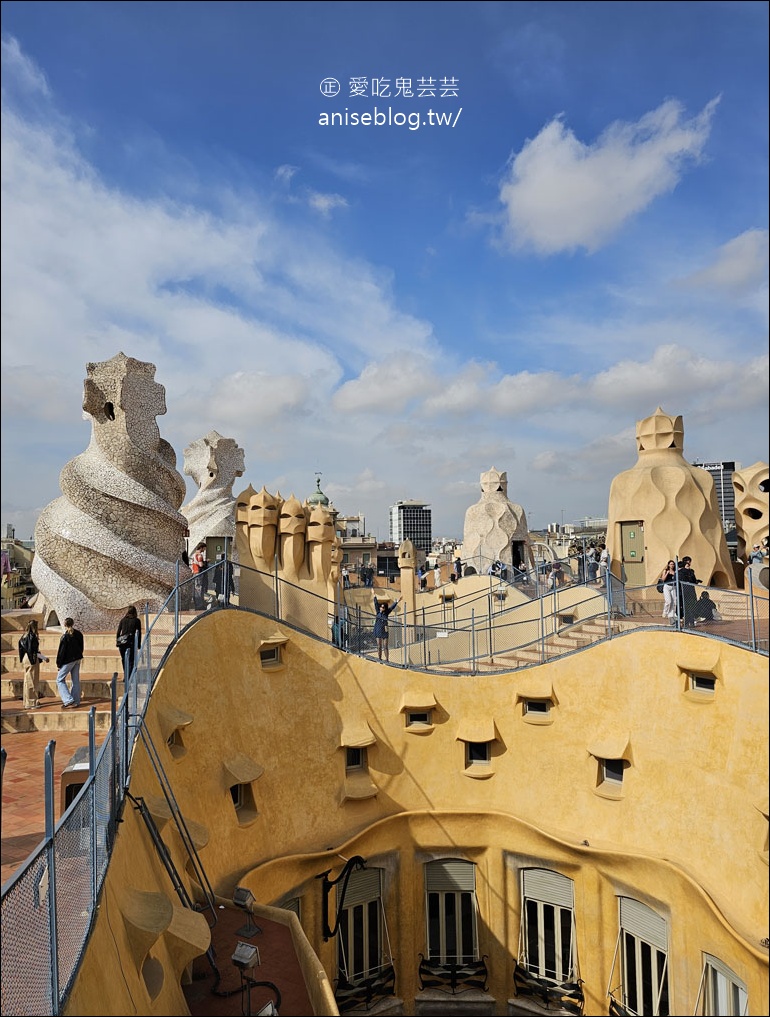 米拉之家Casa Milà，高第最具代表性的建築之一 (世界文化遺產)