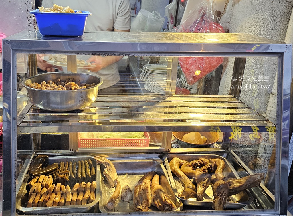 雨傘店/阿川麵店，在地人愛吃的個性麵店，營業時間不定