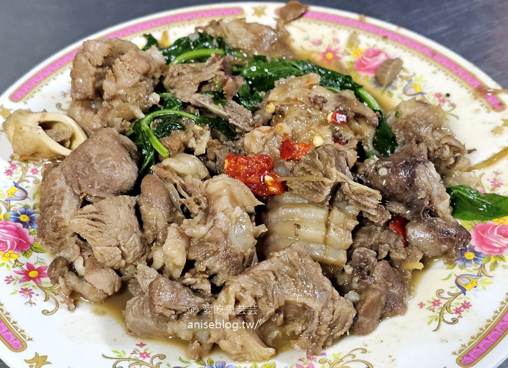 雨傘店/阿川麵店，在地人愛吃的個性麵店，營業時間不定