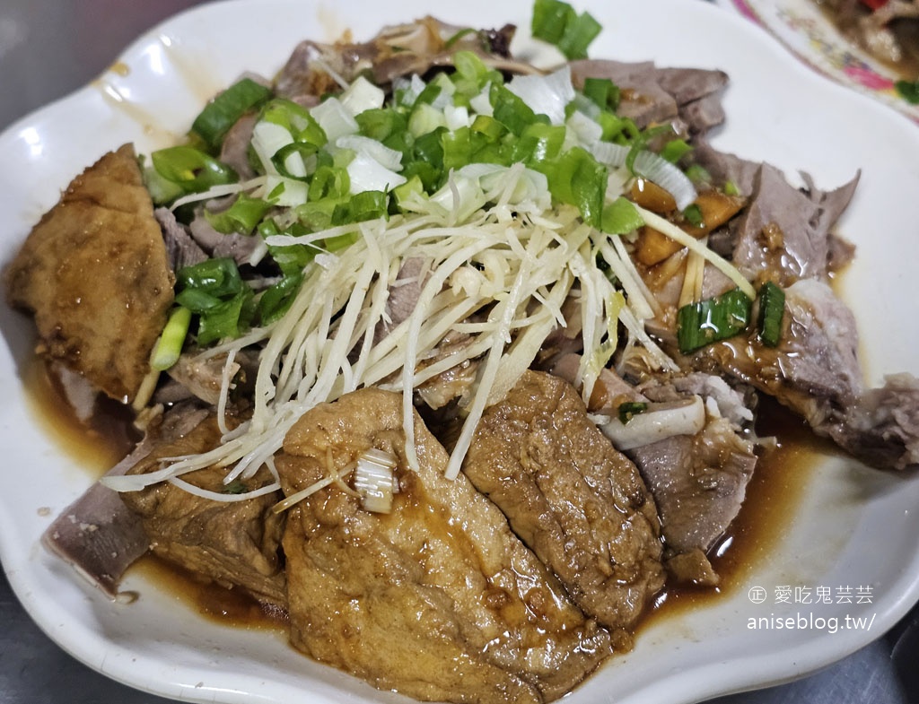 雨傘店/阿川麵店，在地人愛吃的個性麵店，營業時間不定