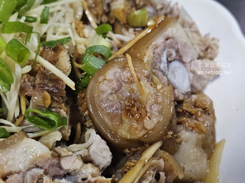 雨傘店/阿川麵店，在地人愛吃的個性麵店，營業時間不定