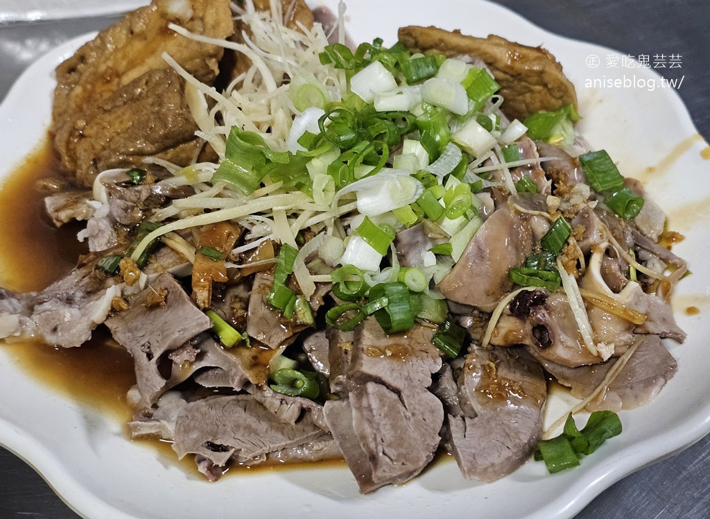 雨傘店/阿川麵店，在地人愛吃的個性麵店，營業時間不定