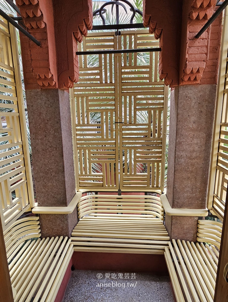 維森斯之家（ Casa Vicens），高第的第一個建築作品，融合東方元素的花不溜丟磁磚風，世界文化遺產