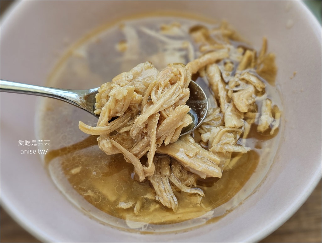 鬍鬚張閏月豬腳添壽組,指定期間購買快閃價,還送兩包粹魯(或雞絲) 鬍鬚張閏月豬腳添壽組,指定期間購買快閃價,還送兩包粹魯(或雞絲)