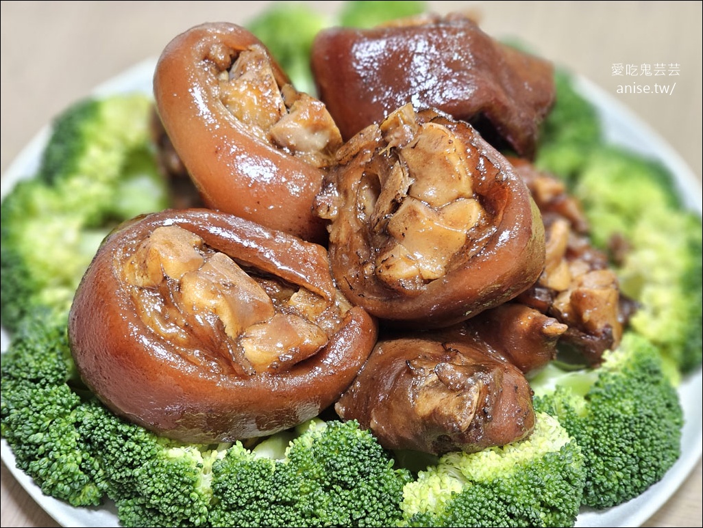 鬍鬚張閏月豬腳添壽組,指定期間購買快閃價,還送兩包粹魯(或雞絲) 鬍鬚張閏月豬腳添壽組,指定期間購買快閃價,還送兩包粹魯(或雞絲)