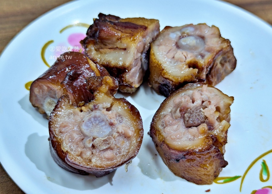 老麵店，迪化街七十年古早味，招牌四醬麵滷味豬尾巴都推薦(姊姊食記)