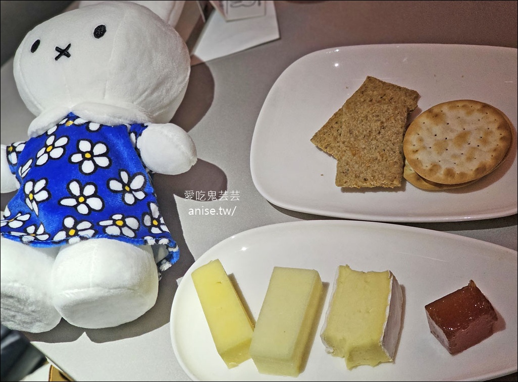 紐西蘭航空商務艙、空中沙發開箱 (搭乘日期：2025.8.5)