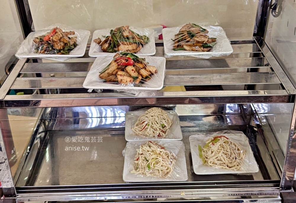 丰清揚小吃店，厚實排骨與香噴噴炒飯的絕配組合，新北投站美食(姊姊食記)