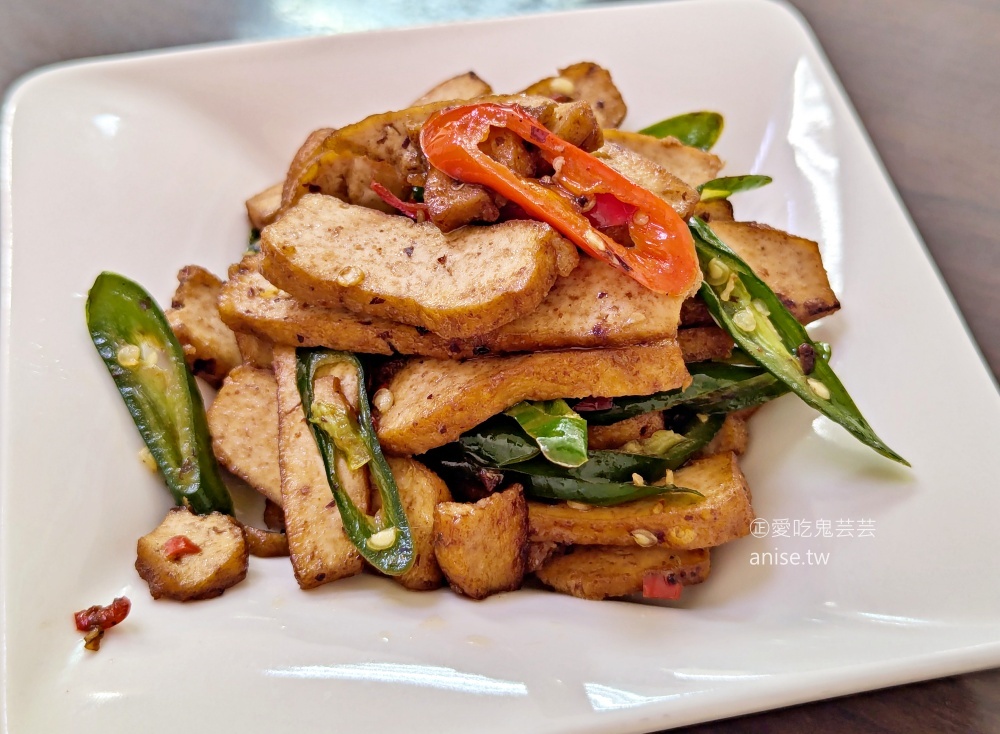 丰清揚小吃店，厚實排骨與香噴噴炒飯的絕配組合，新北投站美食(姊姊食記)