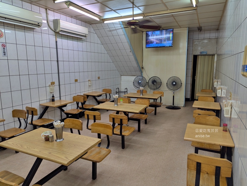 胡家潤餅，營業時間只是參考用，賣完提早打烊！桃園大廟美食(姊姊食記)