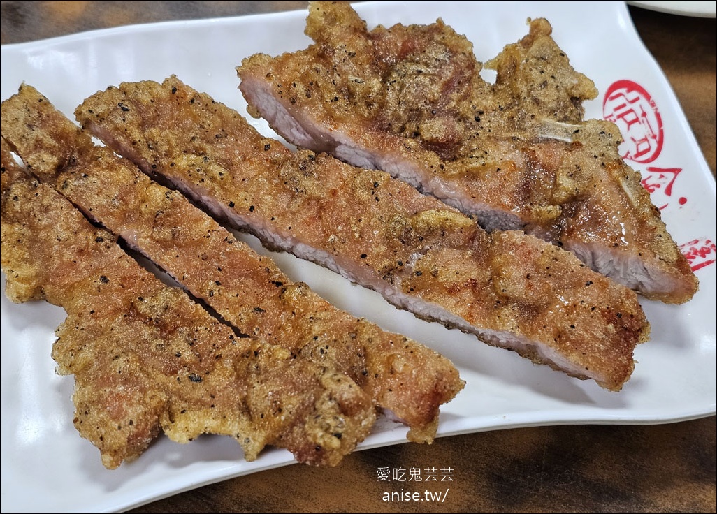 金滿園排骨，西門町峨嵋停車場旁50年老店，排骨超厚實