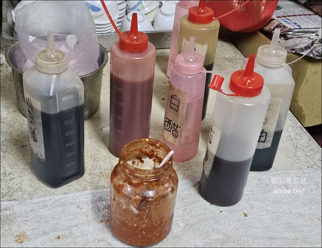 山東老牌水餃牛肉麵，超巨大水餃嚇死我