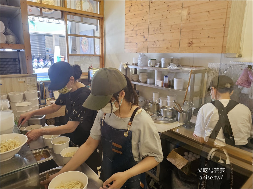 蘭花亭涼麵(創始店)，50年老店加入創新元素