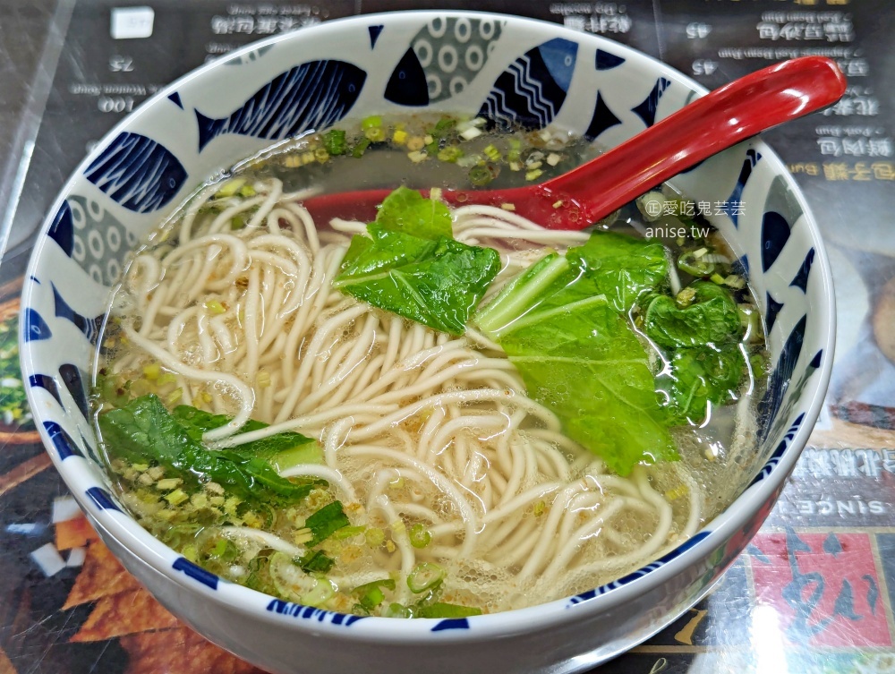 三味香麵店，巨大包子與菜肉餛飩，三代傳承桃源街美食老店(姊姊食記)