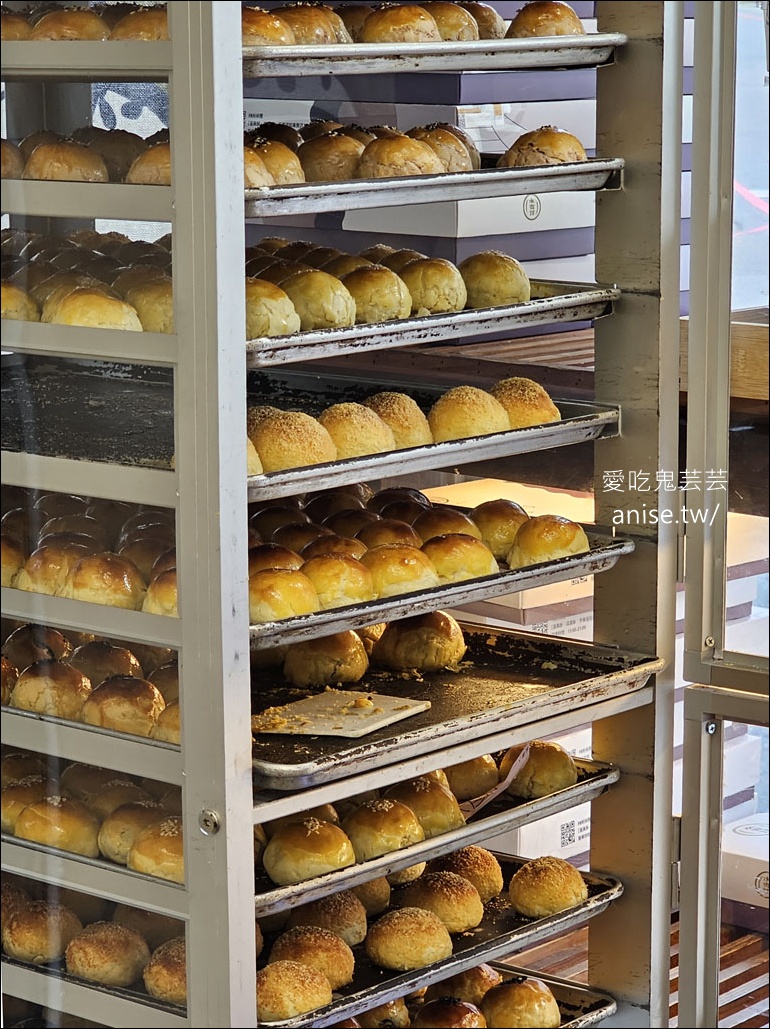 水麥芽，手撕蛋糕專門店，中秋也有賣蛋黃酥！