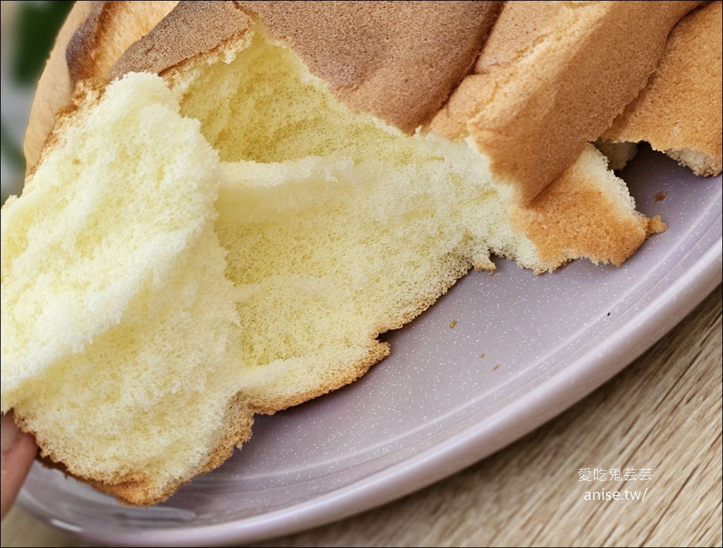 水麥芽，手撕蛋糕專門店，中秋也有賣蛋黃酥！