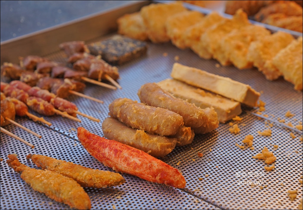 台妹炸雞翅 (五結店)，香脆不油膩的炸雞翅、炸雞腿，春捲、豆乾、豬血糕也都超好吃的啦！