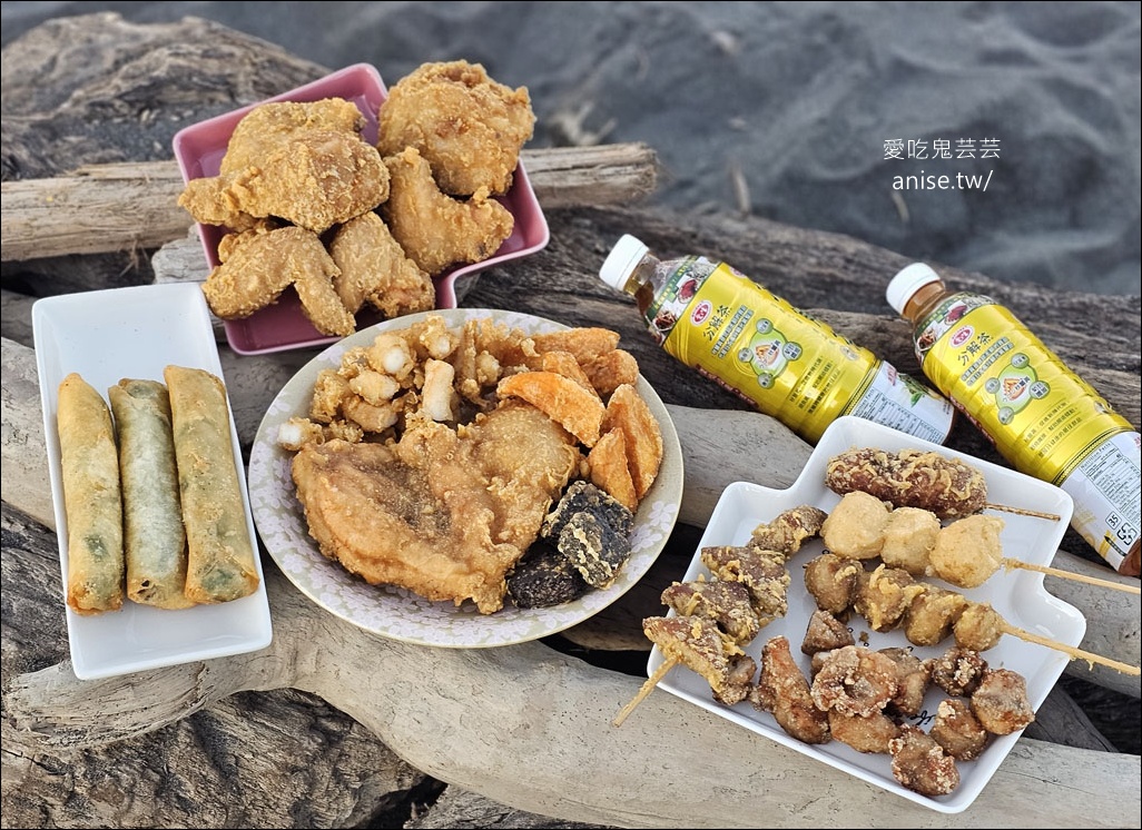 台妹炸雞翅 (五結店)，香脆不油膩的炸雞翅、炸雞腿，春捲、豆乾、豬血糕也都超好吃的啦！