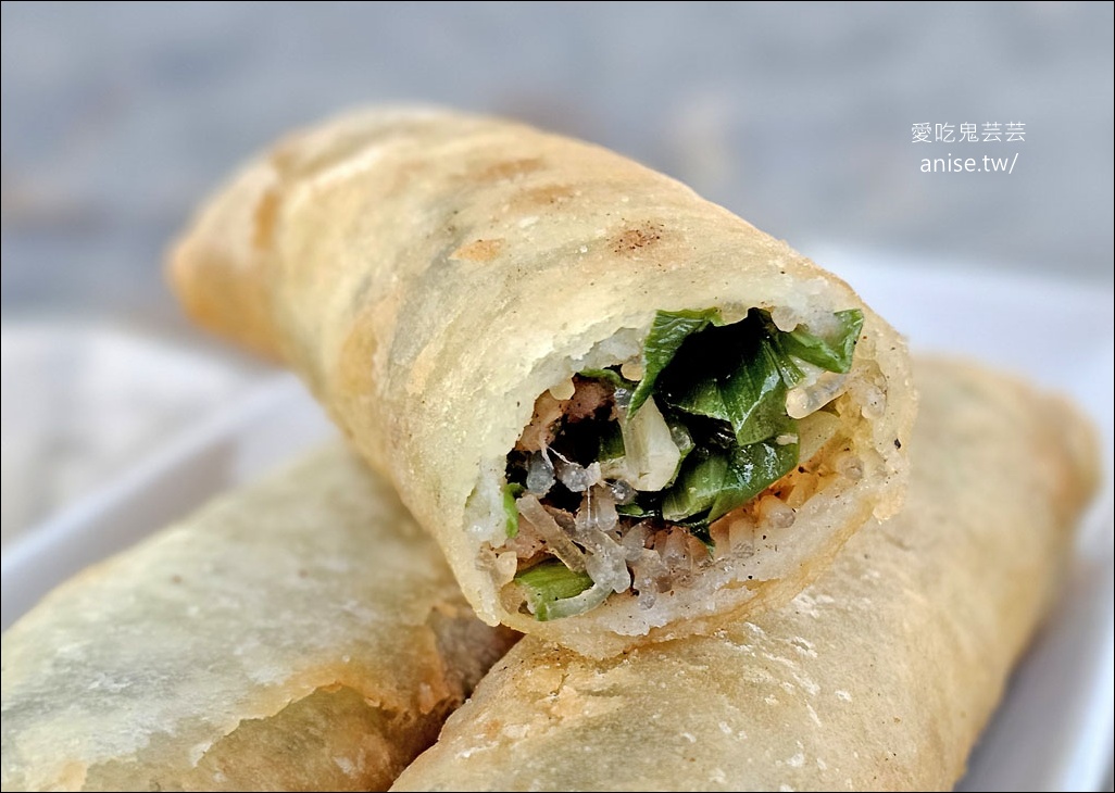 台妹炸雞翅 (五結店)，香脆不油膩的炸雞翅、炸雞腿，春捲、豆乾、豬血糕也都超好吃的啦！