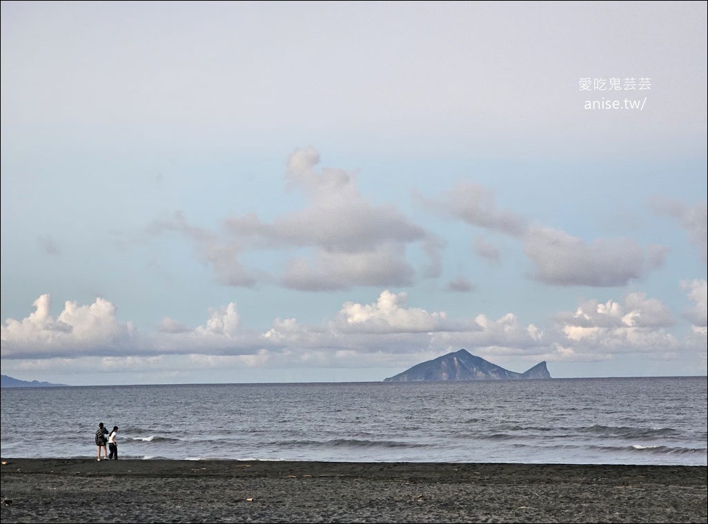 台妹炸雞翅 (五結店)，香脆不油膩的炸雞翅、炸雞腿，春捲、豆乾、豬血糕也都超好吃的啦！
