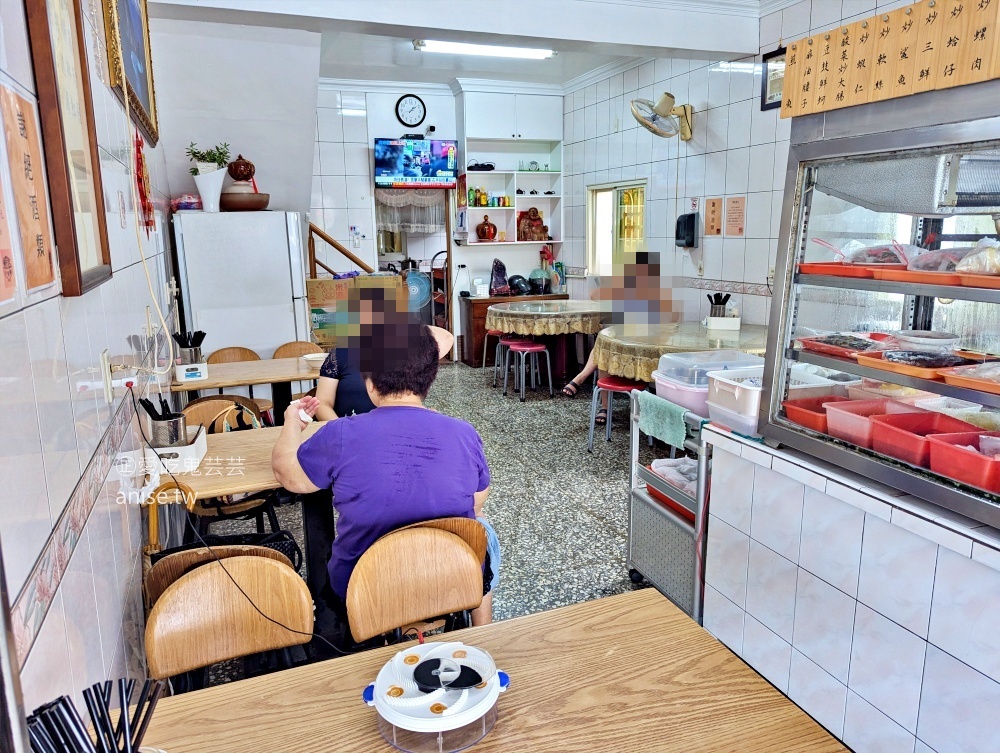 新店小吃部，熱炒黑白切都有，隱藏在宜蘭橋旁的巷弄美食(姊姊食記)