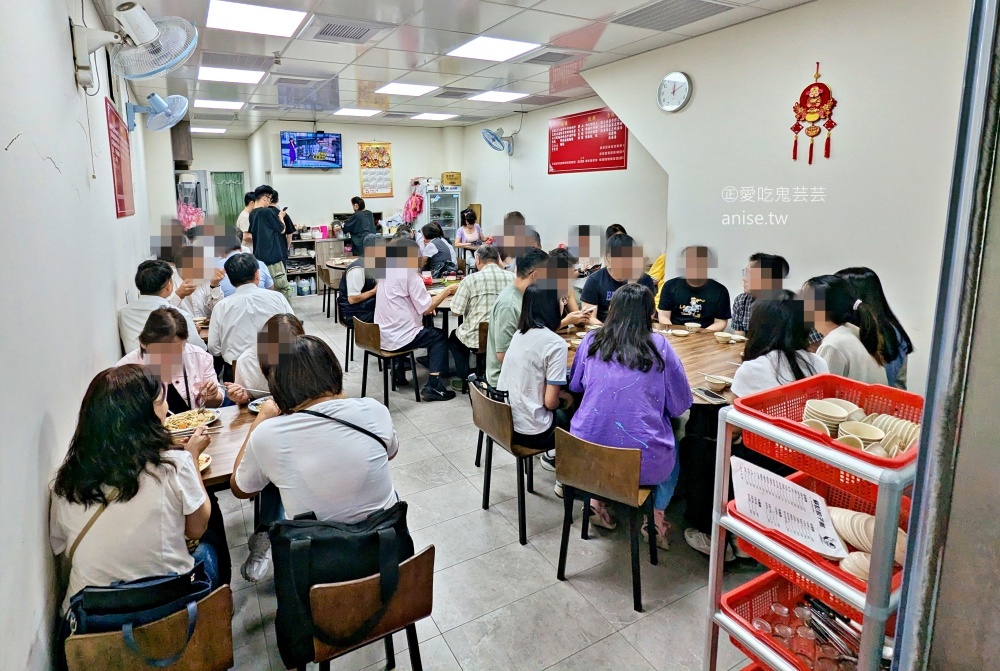 蘇記餃子館，山東燒雞、糖醋排骨平價份量足，西門站中山堂美食(姊姊食記)