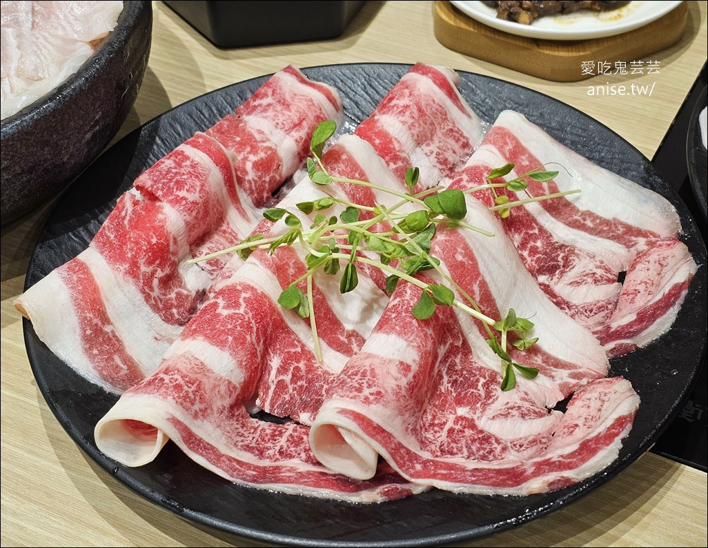 新莊火鍋 | 椪一下個人鴛鴦鍋，蔬菜自助吧，被火鍋耽誤的滷味店 (毆