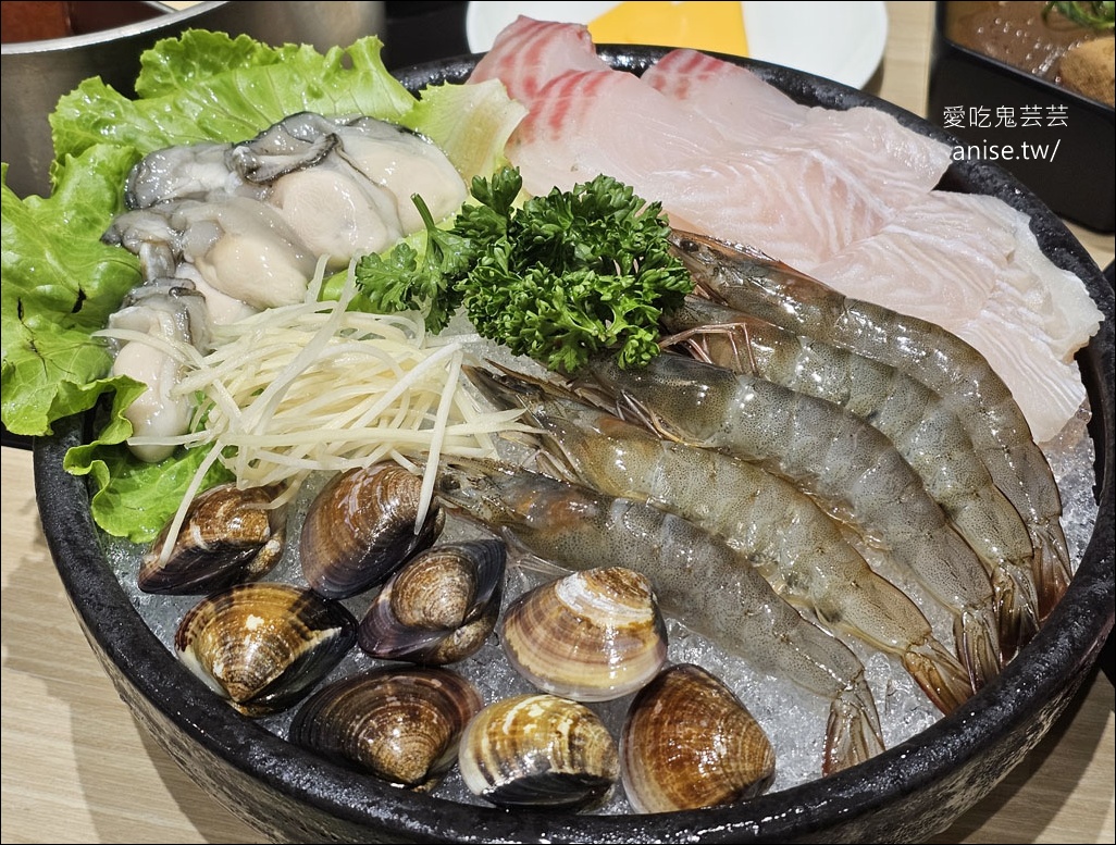 新莊火鍋 | 椪一下個人鴛鴦鍋，蔬菜自助吧，被火鍋耽誤的滷味店 (毆