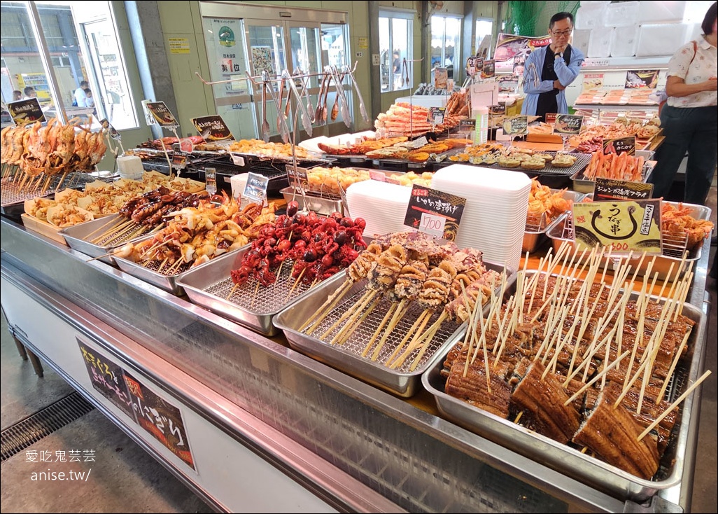 糸滿魚市場@沖繩海鮮，各式各樣海鮮，瘋狂拿是不用錢逆？