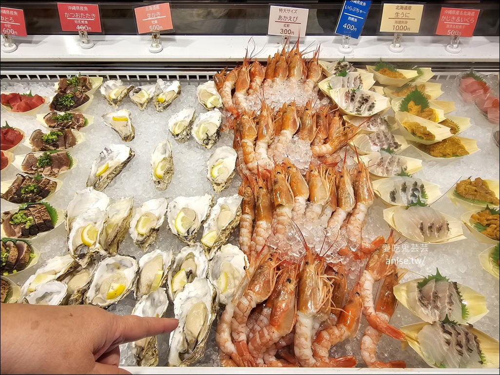 糸滿魚市場@沖繩海鮮，各式各樣海鮮，瘋狂拿是不用錢逆？