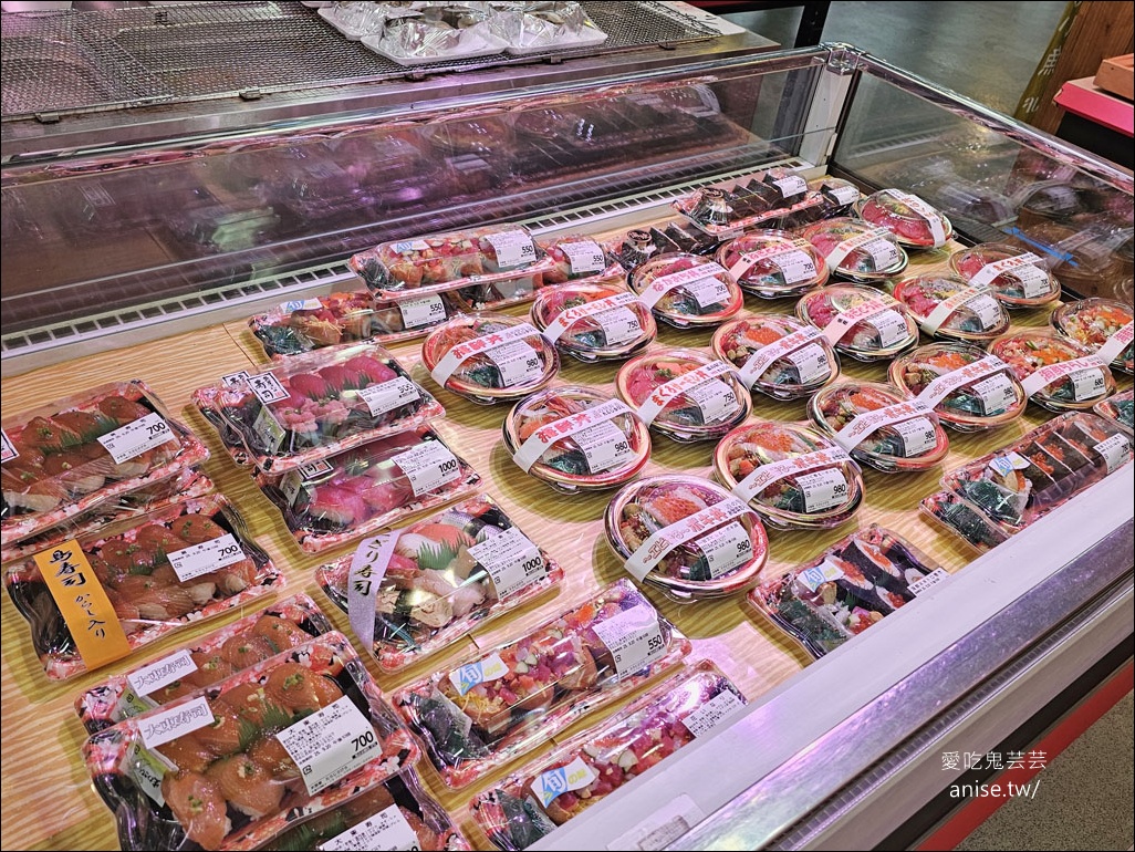 糸滿魚市場@沖繩海鮮，各式各樣海鮮，瘋狂拿是不用錢逆？