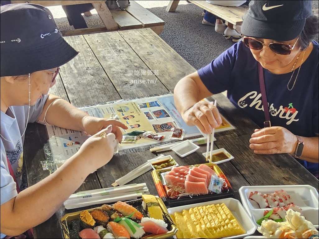 糸滿魚市場@沖繩海鮮，各式各樣海鮮，瘋狂拿是不用錢逆？