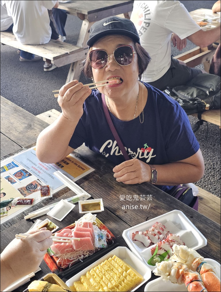 糸滿魚市場@沖繩海鮮，各式各樣海鮮，瘋狂拿是不用錢逆？