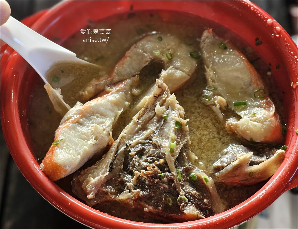 糸滿魚市場@沖繩海鮮，各式各樣海鮮，瘋狂拿是不用錢逆？