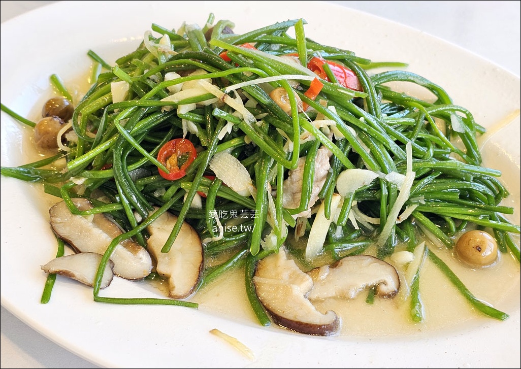 龜吼漁港漁夫市集 | 一樓買海鮮、二樓熱炒+代客料理，用餐區無敵海景太厲害！