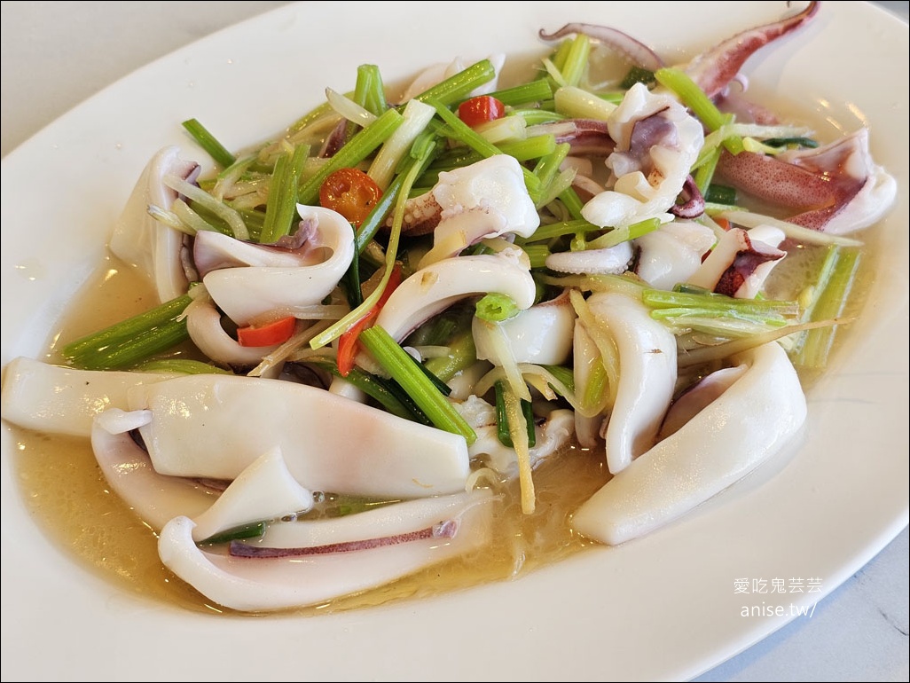 龜吼漁港漁夫市集 | 一樓買海鮮、二樓熱炒+代客料理，用餐區無敵海景太厲害！