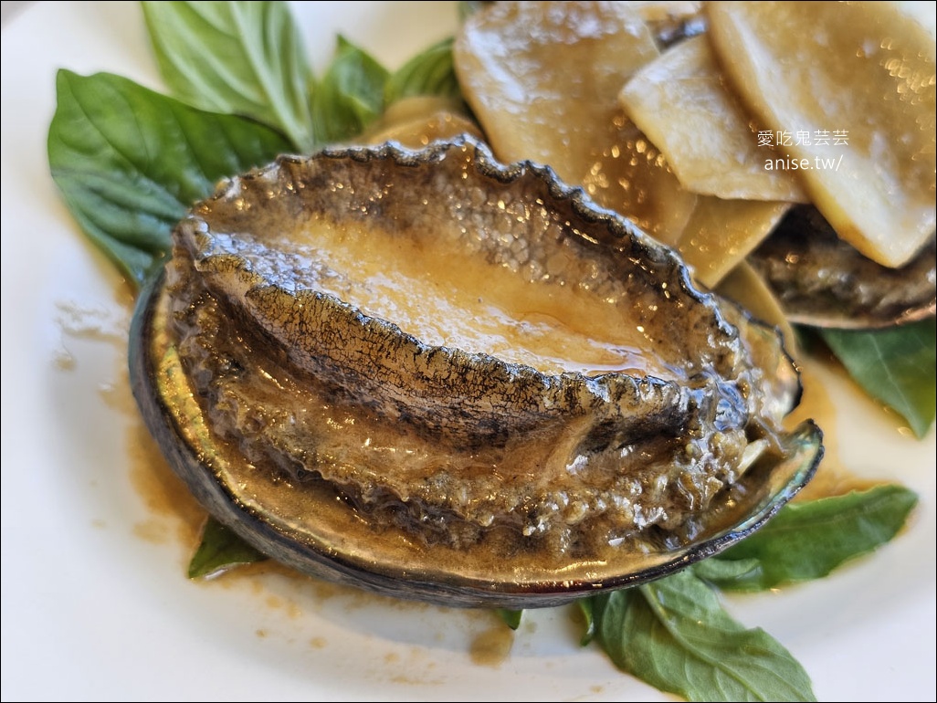 龜吼漁港漁夫市集 | 一樓買海鮮、二樓熱炒+代客料理，用餐區無敵海景太厲害！