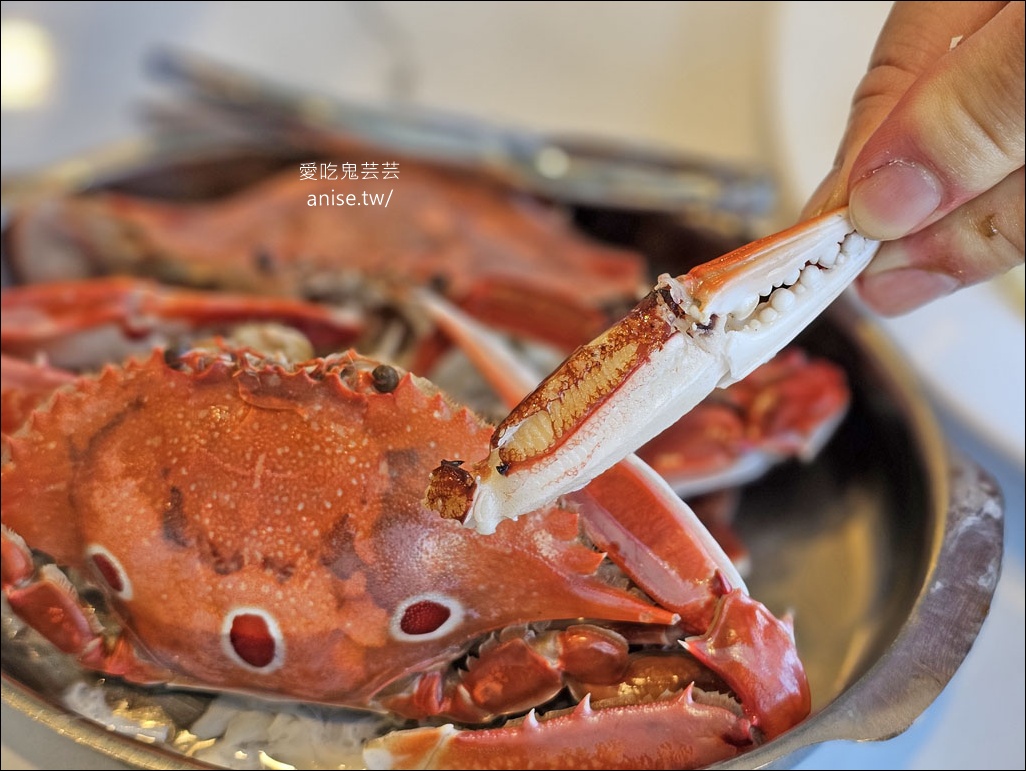 龜吼漁港漁夫市集 | 一樓買海鮮、二樓熱炒+代客料理，用餐區無敵海景太厲害！
