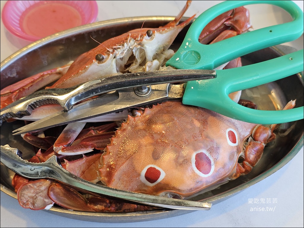 龜吼漁港漁夫市集 | 一樓買海鮮、二樓熱炒+代客料理，用餐區無敵海景太厲害！