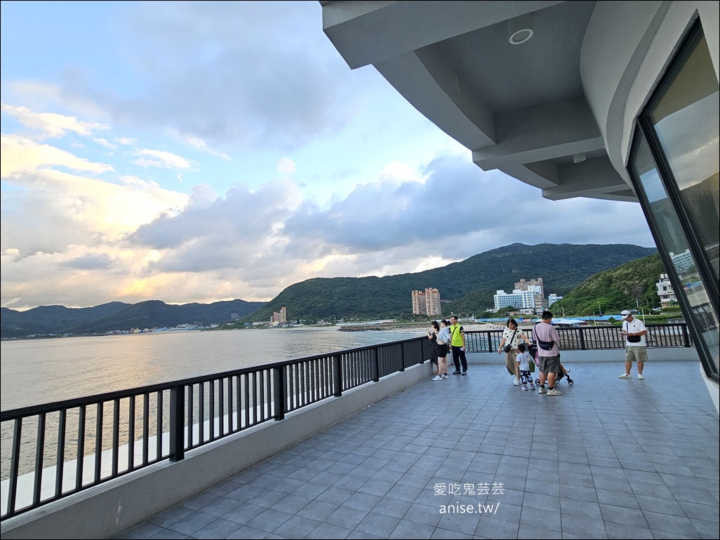 龜吼漁港漁夫市集 | 一樓買海鮮、二樓熱炒+代客料理，用餐區無敵海景太厲害！