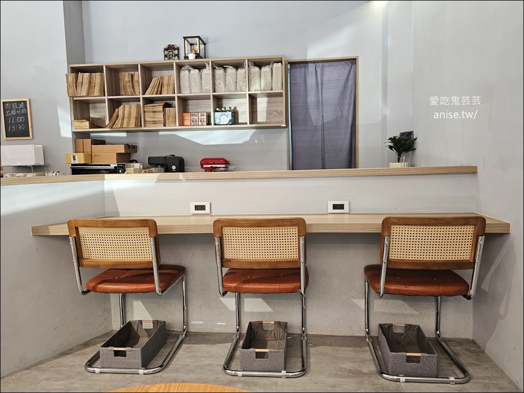 Fly Cafe 敦北店(長庚醫院後方)，肉桂捲和西西里咖啡還是得蒼蠅哥啊！(台北不限時咖啡廳)