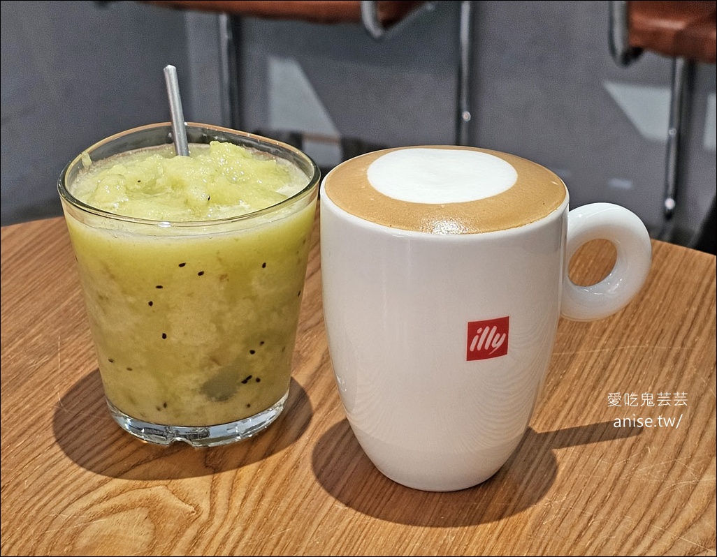 Fly Cafe 敦北店(長庚醫院後方)，肉桂捲和西西里咖啡還是得蒼蠅哥啊！(台北不限時咖啡廳)