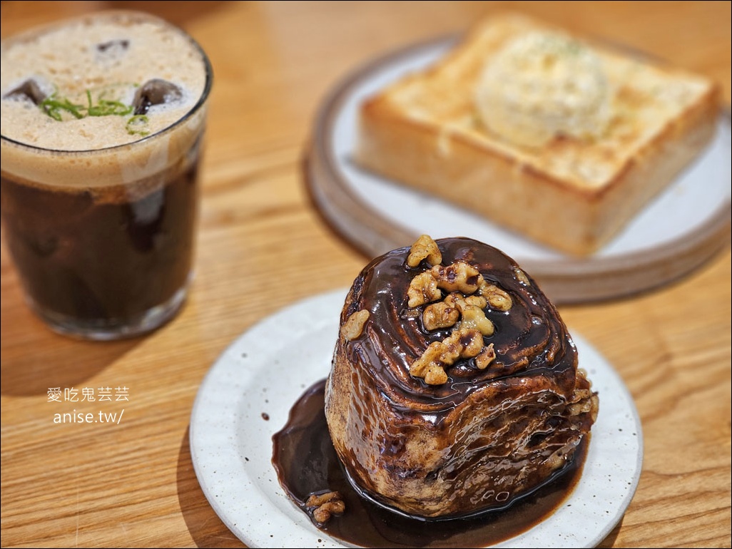 Fly Cafe 敦北店(長庚醫院後方)，肉桂捲和西西里咖啡還是得蒼蠅哥啊！(台北不限時咖啡廳)
