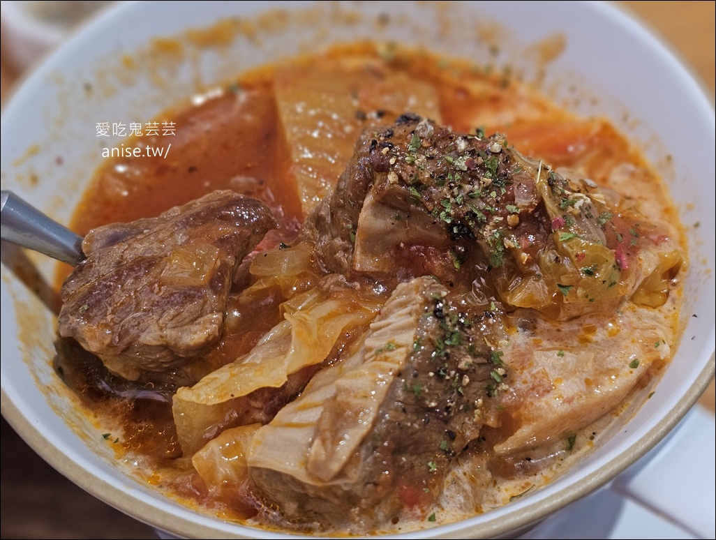 Fly Cafe 敦北店(長庚醫院後方)，肉桂捲和西西里咖啡還是得蒼蠅哥啊！(台北不限時咖啡廳)