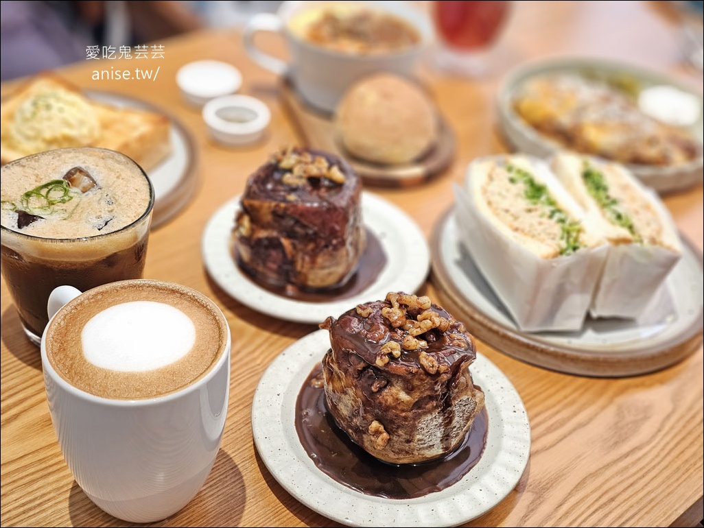 Fly Cafe 敦北店(長庚醫院後方)，肉桂捲和西西里咖啡還是得蒼蠅哥啊！(台北不限時咖啡廳) @愛吃鬼芸芸