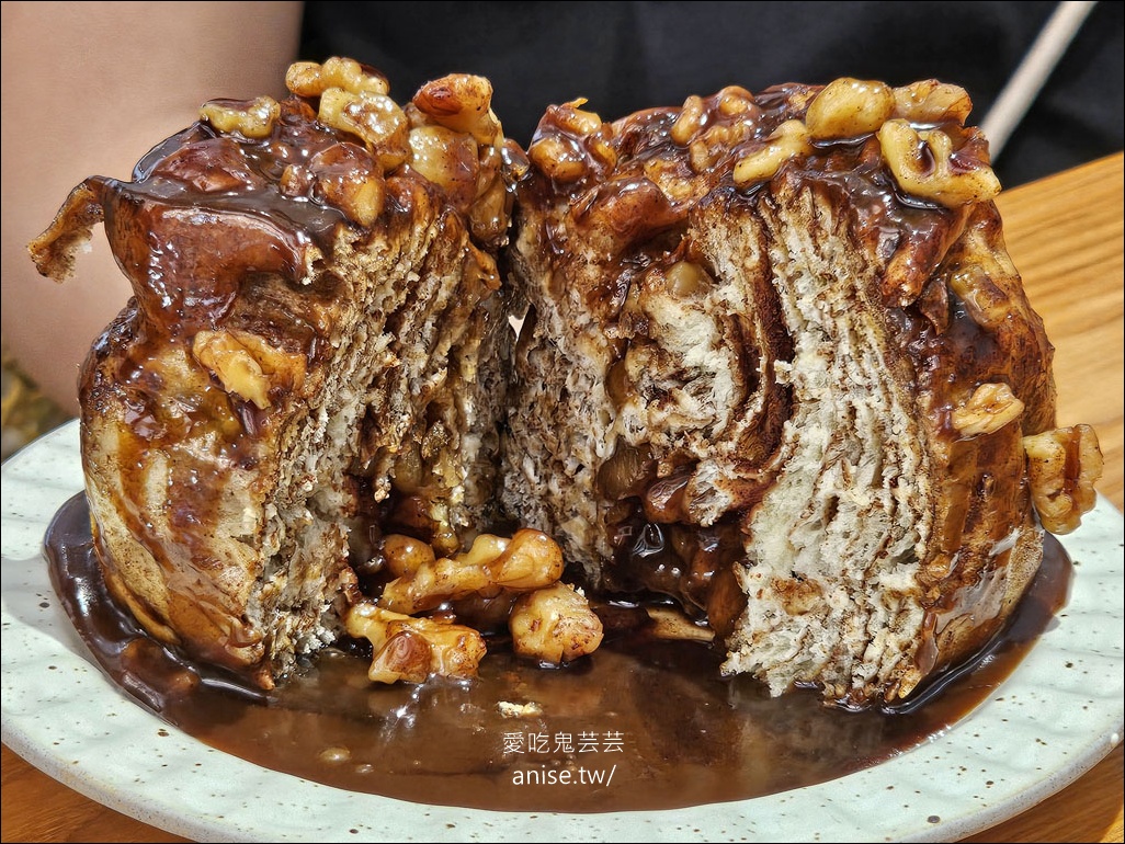 Fly Cafe 敦北店(長庚醫院後方)，肉桂捲和西西里咖啡還是得蒼蠅哥啊！(台北不限時咖啡廳)