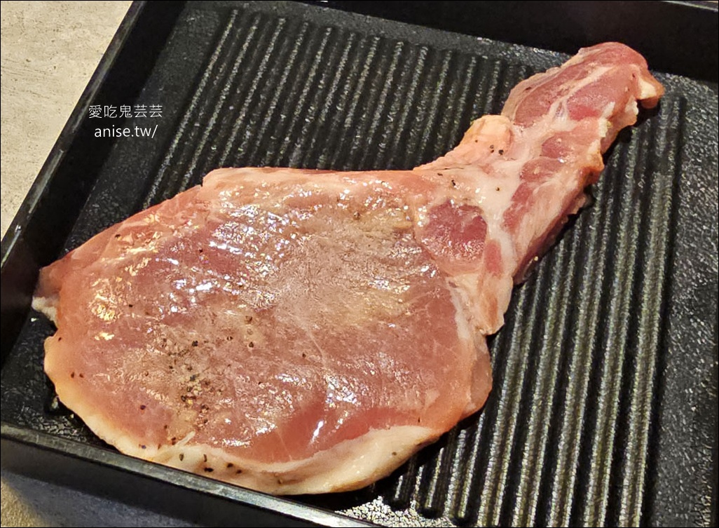 肉次方 燒肉放題 | 燒肉店也有壽喜燒吃到飽？還添加貴族糖果金平糖，原塊牛排務必吃好吃滿！