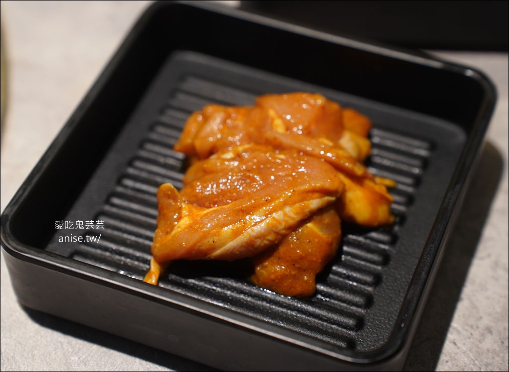 肉次方 燒肉放題 | 燒肉店也有壽喜燒吃到飽？還添加貴族糖果金平糖，原塊牛排務必吃好吃滿！