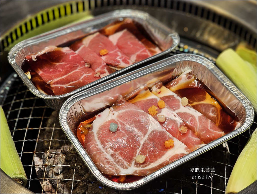 肉次方 燒肉放題 | 燒肉店也有壽喜燒吃到飽？還添加貴族糖果金平糖，原塊牛排務必吃好吃滿！