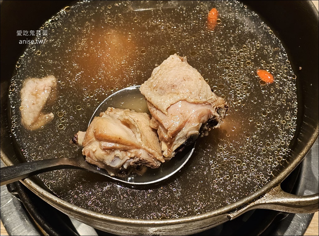 台中火鍋 | 湯棧中清店，冷藏肉鍋物專賣店，湯底有雞肉耶！